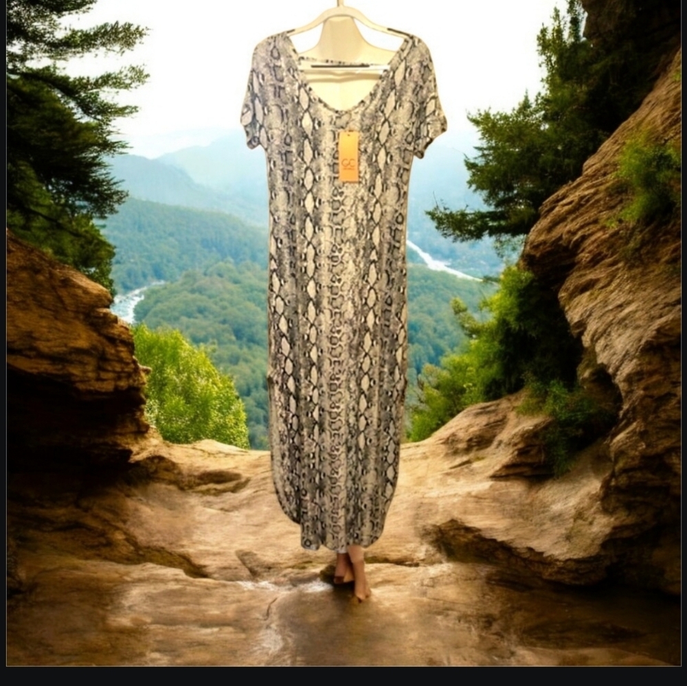 Snakeskin Print Maxi Dress Stretchy NWT Size XS Fits S Med Too Very Stretcy